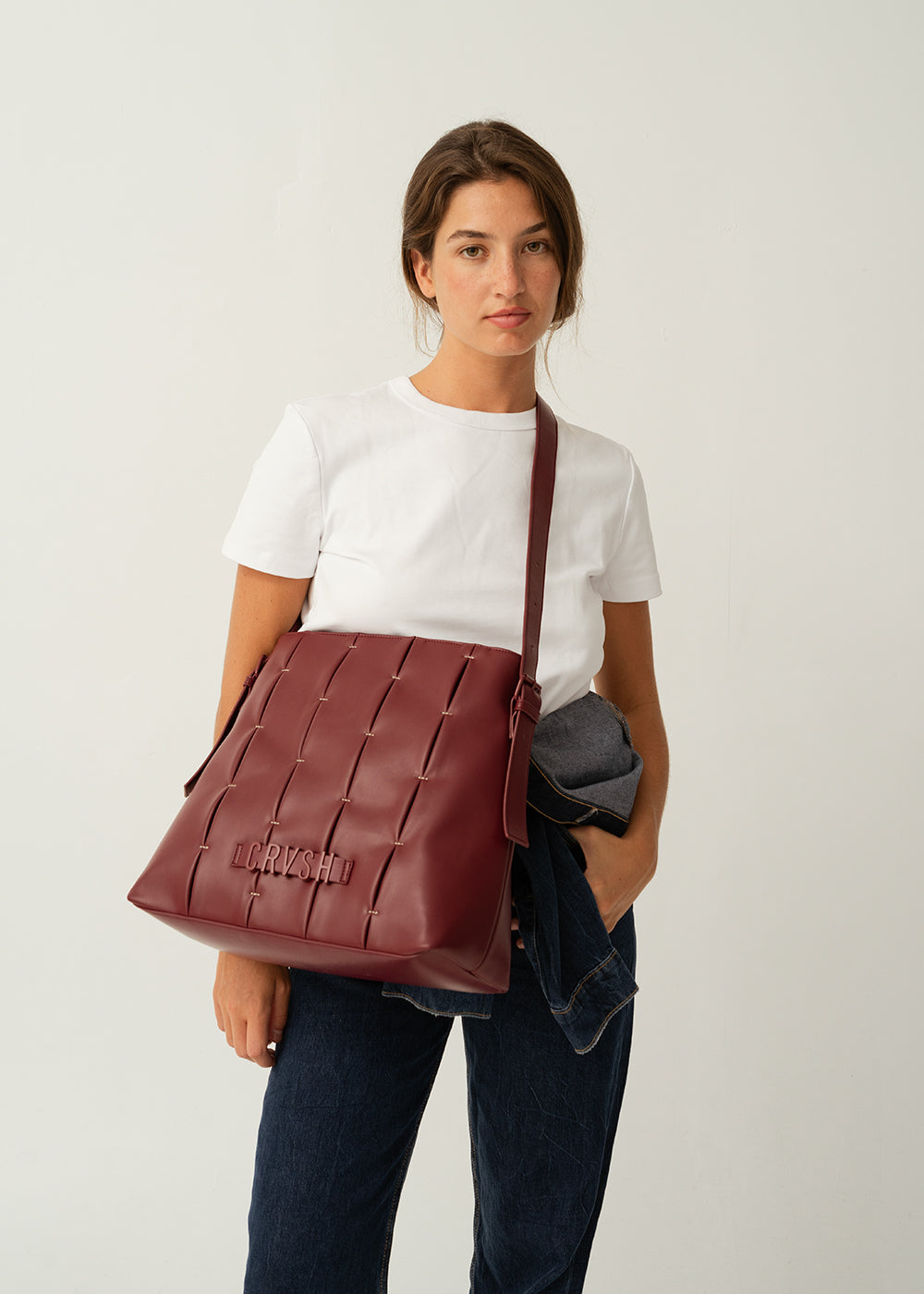 Shopper de piel vegana Candela de CRVSH, Burgundy

