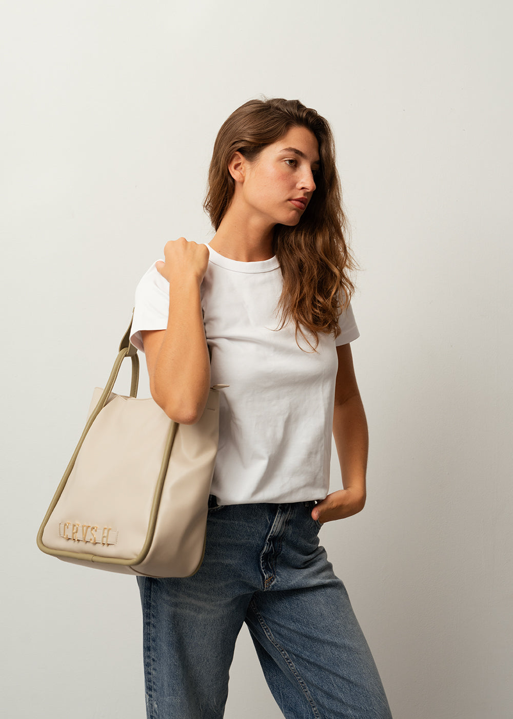 Bolso shopper Nicosia off/white con lujados en verde de CRVSH