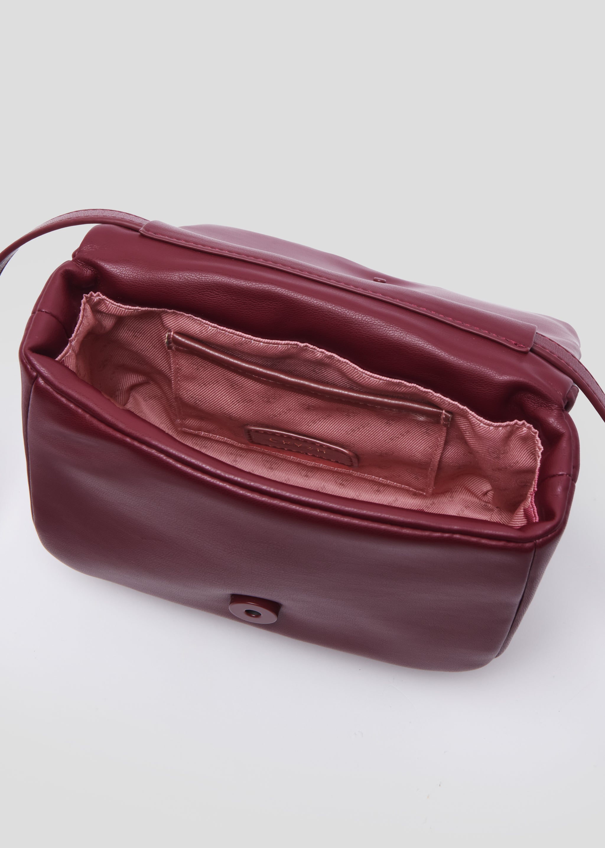 Bolso bandolera de piel vegana Lina de CRVSH, Burgundy